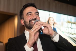 Zohran Mamdani firma una orden ejecutiva para proteger a los migrantes de Nueva York de los operativos del ICE