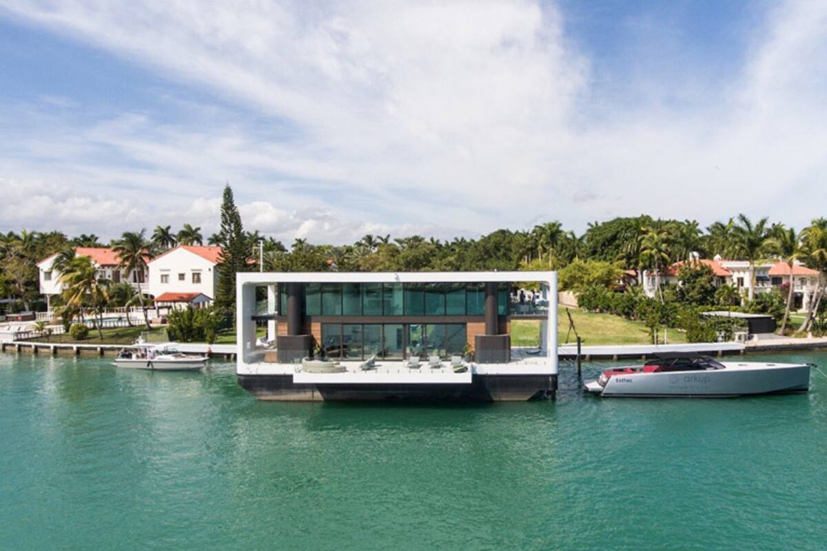 Zona de embarcadero de la casa flotante de Miami, que desató un debate sobre si debía o no pagar impuestos