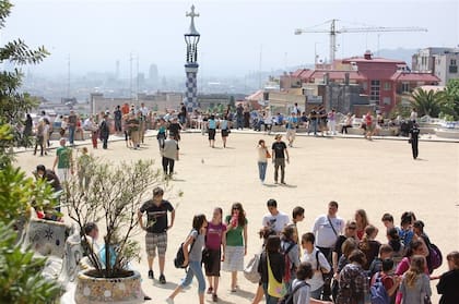 Los turistas ahora llegan por otros medios a la cima del parque Güell