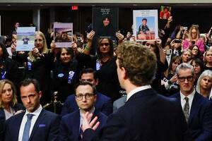 Zuckerberg se disculpó con familiares y víctimas de ciberacoso y violencia en las redes.