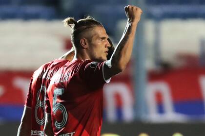 Zuculini, el nuevo apellido del gol: marcó tres tantos, todos de número 9