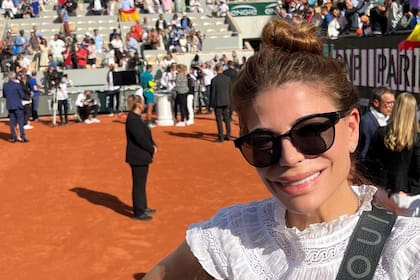 Zulemita Menem subió fotos a sus redes de su paso por Roland Garros, pero siempre se fotografió sola