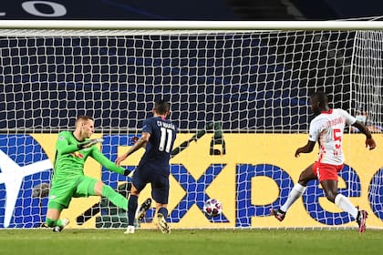 Zurdazo y adentro: Di María marcó el segundo gol del 3-0 sobre Leipzig