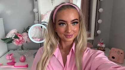 Zuzanna, de18 años, confesó a la BBC que puede gastar todo su salario a una semana de que le paguen, principalmente en artículos de belleza