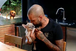 Coronavirus: Dani Alves envió un mensaje de amor junto con un tierno cachorrito