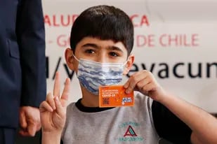Chile analiza el retorno al uso del barbijo, como en los peores tiempos de la pandemia
