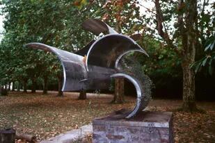 Marejada (1970), escultura de Noemí Gerstein que integrará el Paseo de Esculturas del Museo Nacional de Bellas Artes gracias al aporte de su Asociación de Amigos