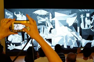 La tecnología ultra hd 4k permite la representación casi a tamaño real de la reconocida obra de Pablo Picasso