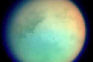 25-03-2022 Imagen de Titán obtenida en infrarrojo por la misión Cassini/Huygens POLITICA INVESTIGACIÓN Y TECNOLOGÍA NASA/JPL/SPACE SCIENCE INSTITUTE