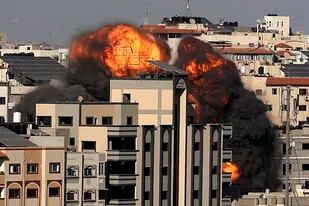Explosión en Ciudad de Gaza por un ataque israelí este viernes