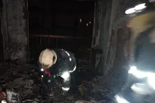 Los bomberos sospechan que las llamas se iniciaron porque el hombre preparaba alcohol en gel