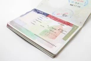 Que la visa esté en trámite administrativo no implica que esté aprobada ni rechazada