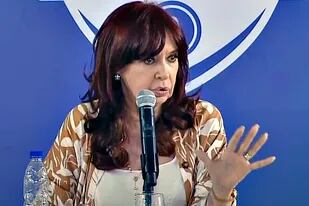 Cristina Kirchner durante la inauguración del polideportivo Diego Armando Maradona en Avellaneda