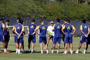 Miguel Russo y el plantel de Boca: tiene por delante la semifinal de la Copa de la Liga y la búsqueda de los octavos en la Libertadores