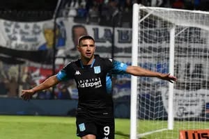 Maravilla Martínez apareció para destrabar el partido y Racing goleó en la Copa Argentina