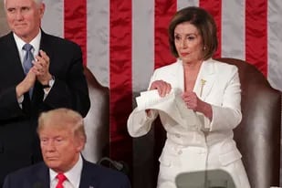 El momento en el que Nancy Pelosi rompió el discurso de Trump