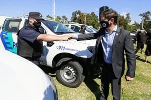Axel Kicillof, en un acto de entrega de vehículos policiales en el conurbano