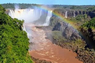 El gobernador del estado de Paraná anunció medidas restrictivas en Foz de Iguazú y otras zonas por el avance del Covid-19