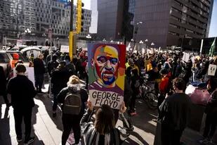 La imagen de Floyd a la cabecera de las marchas contra el racismo y la violencia policial