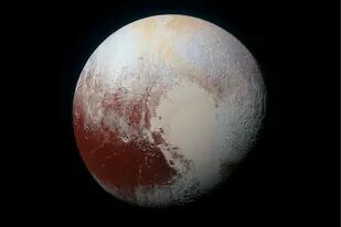 Plutón fue descubierto por el astrónomo estadounidense Clyde William Tombaugh, desde el Observatorio Lowell en Flagstaff, Arizona