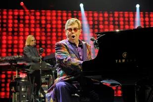 “Lo último que esperaba hacer durante el confinamiento era grabar un álbum”, dijo Elton John en un comunicado