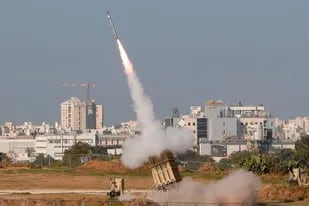 En represalia, la milicia palestina lanzó al menos 50 cohetes de los cuales 20 fueron interceptados por la defensa israelí