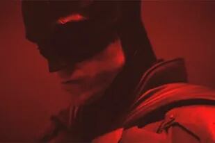 El director Matt Reeves compartió en las redes las primeras imágenes de Robert Pattinson en la piel de Batman