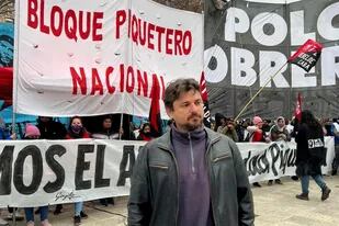 Juan Grabois en la protesta en Plaza de mayo de organizaciones sociales