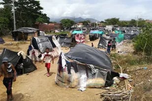 Cerca de dos mil emigrantes aguardan en la frontera para entrar de nuevo a Venezuela