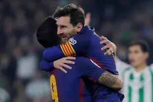 Lionel Messi y su festejo de gol con Suarez