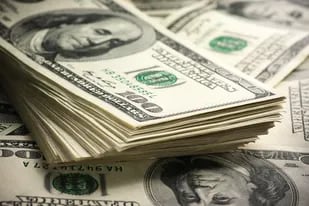 Según las principales consultoras, el dólar oficial estará a $155,99 a fin de año