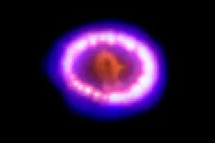 En color azul se puede ver la ubicación de la onda de choque de una supernova (imagen ilustrativa)