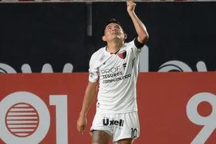 Pulga Rodríguez vuelve a Colón, para seguir haciendo goles, a los 37 años