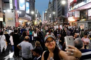 Una multitud participó ayer de las actividades organizadas para celebrar la peatonalización de Corrientes